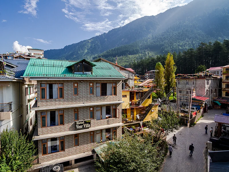 Veer Villa Manali hotel day view
