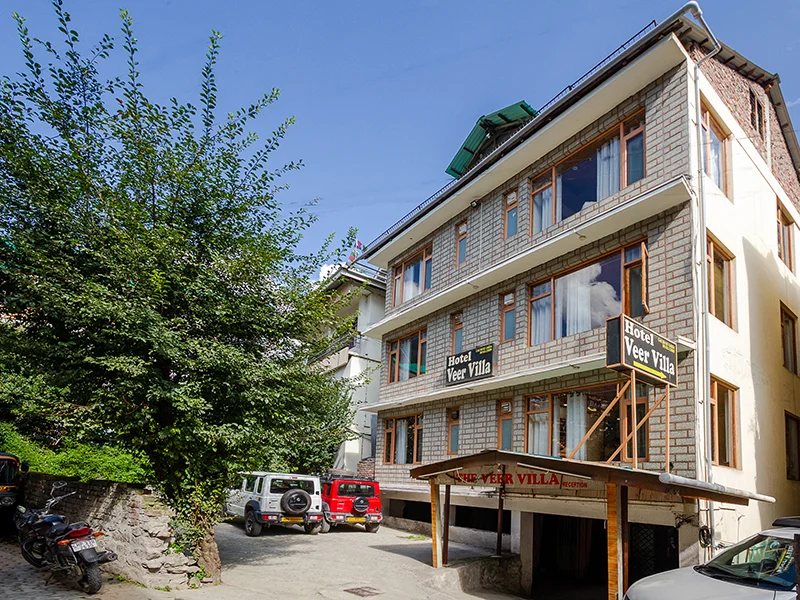 Entrance of Veer Villa Manali hotel